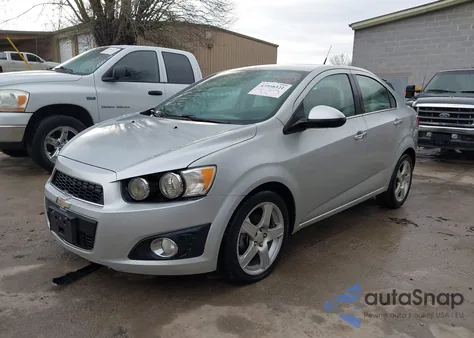 2014 Chevrolet Sonic Ltz Auto z USA, uszkodzony, nr VIN 1G1JE5SB0E4169686